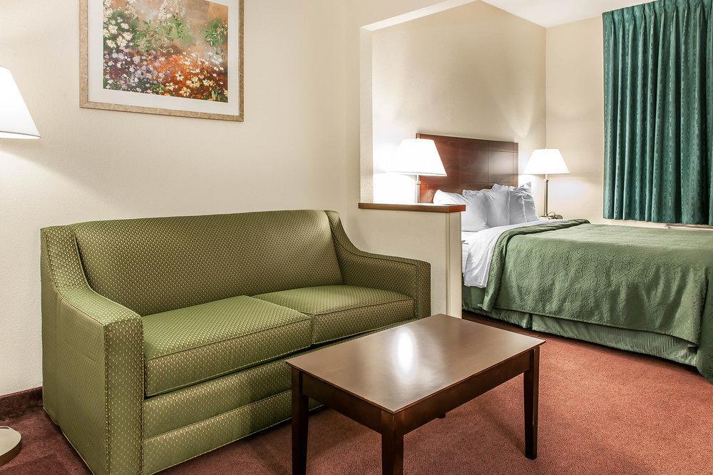 Quality Inn & Suites Danville Exterior foto